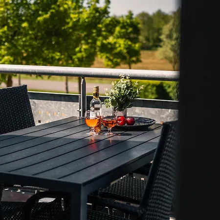 Aldeamento Turístico Byferie 4*